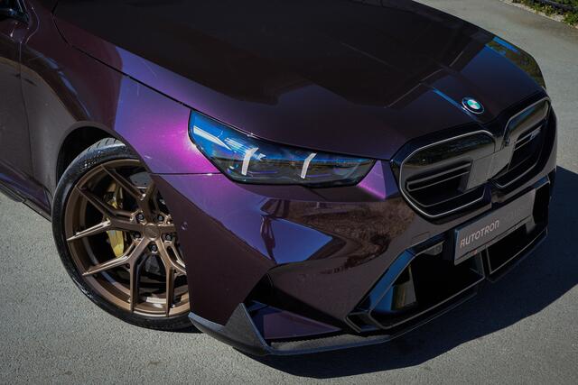 BMW M5 Touring M5 TOURING | AKRAPOVIC | VOSSEN VELGEN | FULL KLEUREN PPF | FULL CARBON EXTERIEUR M PERFORMANCE | 360 CAMERA | ACC | STOELVERWARMING & STOELVERKOELING | STUURVERWARMING |