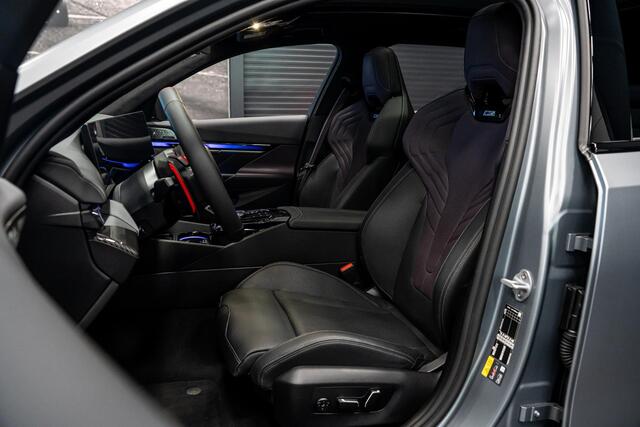 BMW M5 5-serie Touring *Bowers & Wilkins / M-Driver's Package / Stoelventilatie / Panorama / Carbon in- exterieur / Surround-View*