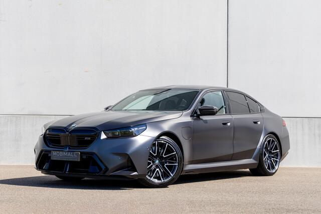 BMW M5 5-serie M exterieur Carbon Pack | Full Options | 15.000 KM | incl. 5 jaar / 100.000 km onderhoud