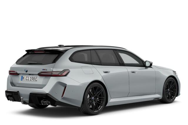 BMW M5 5-serie Touring | M Drivers Pack | M Spiegelkappen | M Compound Remsysteem | Comfort Pack | Driving + Parking Assistant | Glazen Panoramadak |