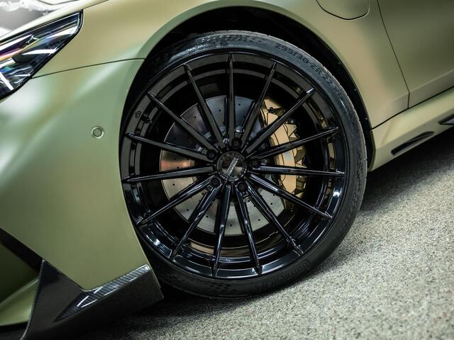 BMW M5 5-serie Touring Unieke kleur, Vossen 23/22 inch,Akrapovic, Carbon pack rondom