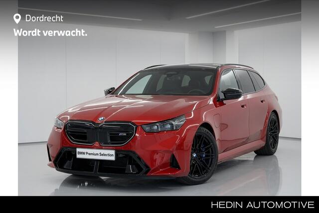 BMW M5 M5 Touring | Sakhir Orange Individual | Panorama | Trekhaak | Bowers & Wilkins | 7ME M-Drivers Package mogelijk