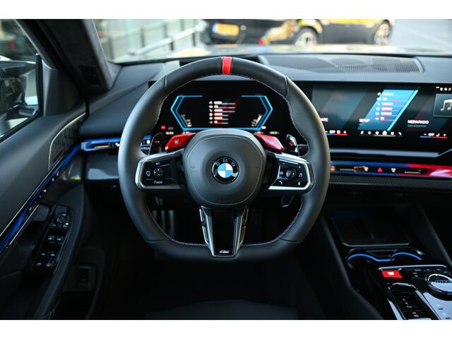 BMW M5 5 Serie Automaat / Trekhaak / M Drive Professional / Carbon Pack / Comfort Access / Bowers & Wilkins / Adaptieve LED / Stoelventilatie / Parking Assistant Professional