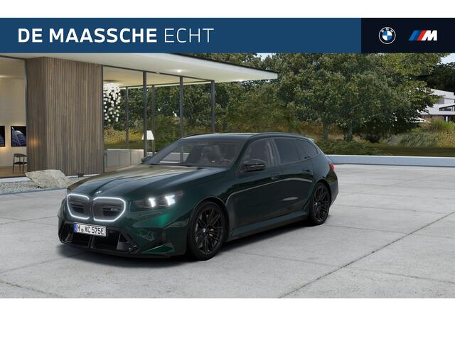BMW M5 Touring Automaat / M Drive Professional / Panoramadak / Trekhaak / Bowers & Wilkins / M Multifunctionele Stoelen / Parking Assistant Professional