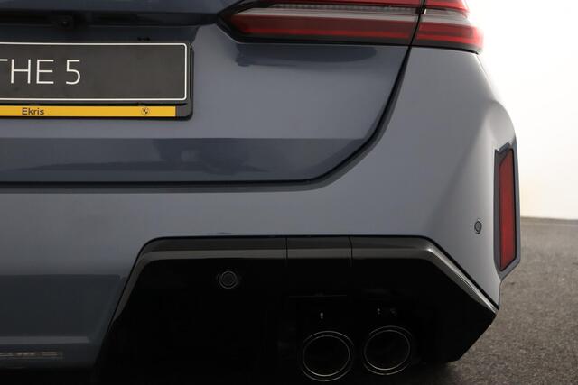 BMW M5 Touring | M Drivers Pack | Comfort Pack | Bowers & Wilkins | Panoramadak