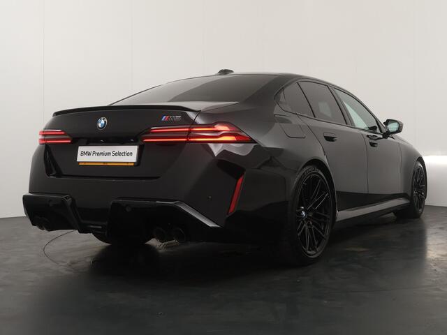 BMW M5 Sedan | M Driver's Pack | SoH 100% | Driving Assistant Professional | Parking Assistant Prof | Bowers & Wilkins | Stoelventilatie | Carbon Pack | Stuurwielrand verwarmd |