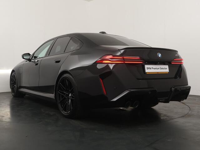 BMW M5 Sedan | M Driver's Pack | SoH 100% | Driving Assistant Professional | Parking Assistant Prof | Bowers & Wilkins | Stoelventilatie | Carbon Pack | Stuurwielrand verwarmd |