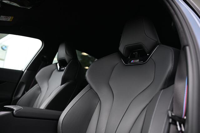 BMW M5 5 Serie Automaat / M Drive Professional / Trekhaak / Bowers & Wilkins / M Multifunctionele Stoelen / Parking Assistant Professional / M Carbon-keramische remmen