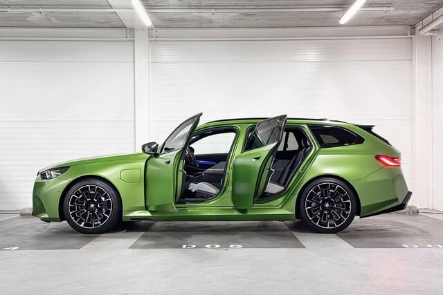 BMW M5 Touring Individual Frozen Tampa Bay Green | M Drive Professional | Comfort Pack | Bowers & Wilkins | Head-up Dislplay