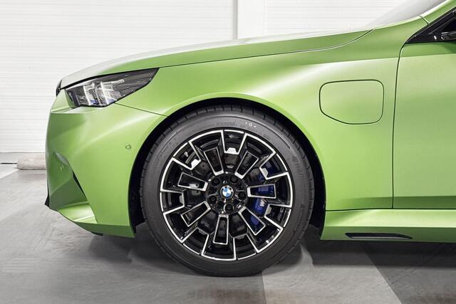 BMW M5 Touring Individual Frozen Tampa Bay Green | M Drive Professional | Comfort Pack | Bowers & Wilkins | Head-up Dislplay