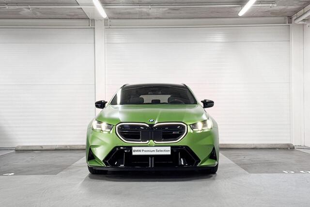 BMW M5 Touring Individual Frozen Tampa Bay Green | M Drive Professional | Comfort Pack | Bowers & Wilkins | Head-up Dislplay