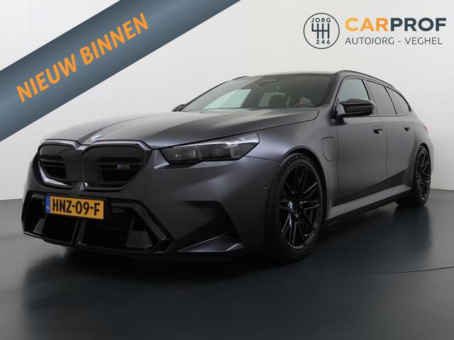 BMW M5 5-serie Touring NL Auto | BTW | Akrapovic | BMW onderhoudscontract | Pano | Trekhaak | M Drivers Package