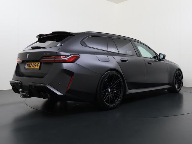 BMW M5 5-serie Touring NL Auto | BTW | Akrapovic | BMW onderhoudscontract | Pano | Trekhaak | M Drivers Package