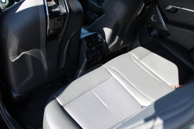 BMW M5 Touring Automaat / Panoramadak / M Drive Professional / M Carbon-keramische remmen / Comfort Access / Comfort Access / Bowers & Wilkins / Parking Assistant Professional