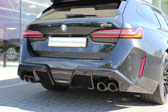 BMW M5 Touring Automaat / Panoramadak / M Drive Professional / M Carbon-keramische remmen / Comfort Access / Comfort Access / Bowers & Wilkins / Parking Assistant Professional