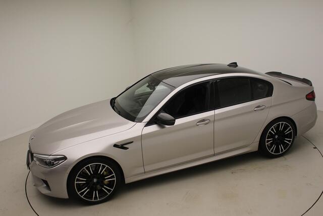 BMW M5 M5 Sedan | Bowers & Wilkins | Driving Assistant Plus | Entertainmentsysteem Professional achterin | Downpipes | Div. Carbon delen | Incl. 12 mnd Bovag garantie.