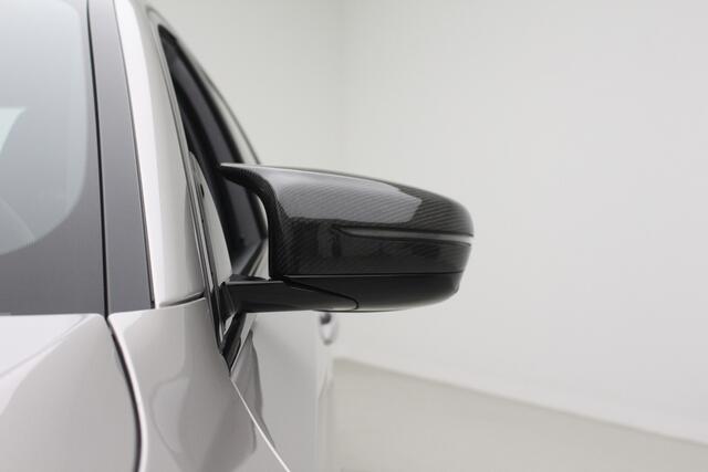 BMW M5 M5 Sedan | Bowers & Wilkins | Driving Assistant Plus | Entertainmentsysteem Professional achterin | Downpipes | Div. Carbon delen | Incl. 12 mnd Bovag garantie.