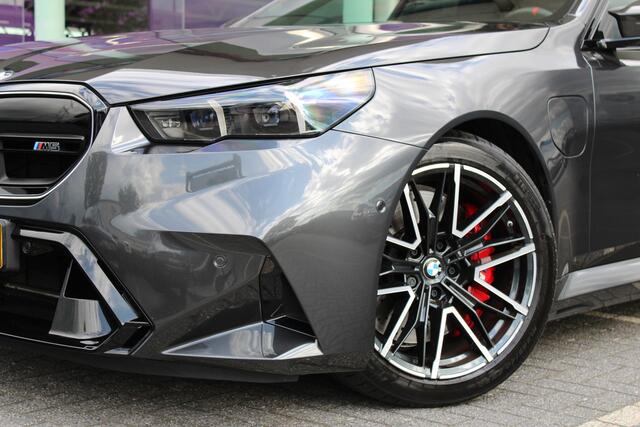 BMW M5 Automaat / Trekhaak / M Drive Professional / Comfort Access / Adaptieve LED / Bowers & Wilkins / Stoelventilatie / Parking Assistant Professional