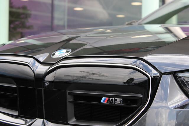 BMW M5 5 Serie Automaat / Trekhaak / M Drive Professional / Comfort Access / Adaptieve LED / Bowers & Wilkins / Stoelventilatie / Parking Assistant Professional