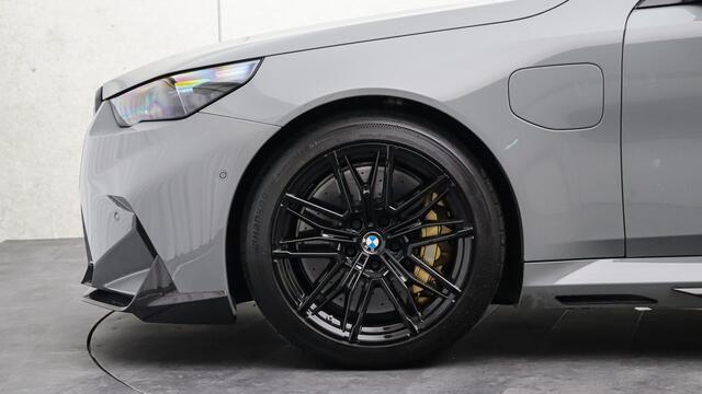 BMW M5 Touring M Performance | Akrapovic | Eventuri | M Drivers Package | Stoelventilatie | Panoramadak | Bowers & Wilkins | Trekhaak | XPEL PPF
