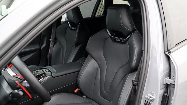 BMW M5 Touring M Performance | Akrapovic | Eventuri | M Drivers Package | Stoelventilatie | Panoramadak | Bowers & Wilkins | Trekhaak | XPEL PPF