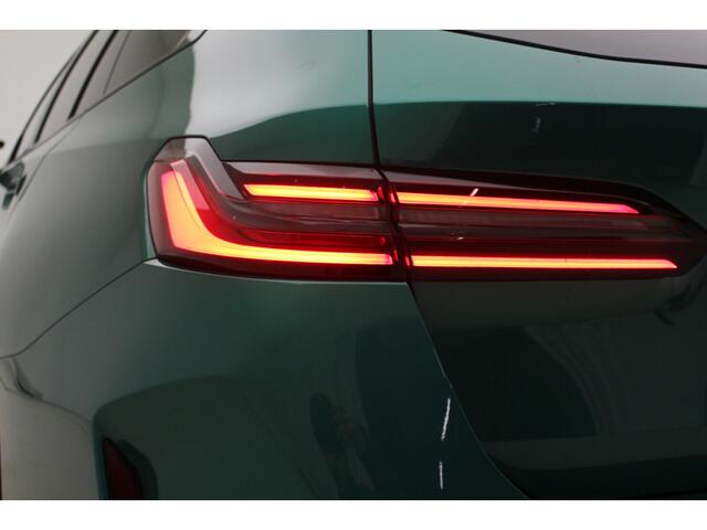 BMW M5 M5 Touring | CoPilot | Trekhaak | Ventilatie | Bowers & Wilkins Surround Sound System | 727 pk | M Isle of Man Green metallic 7ME M-Drivers Package mogelijk