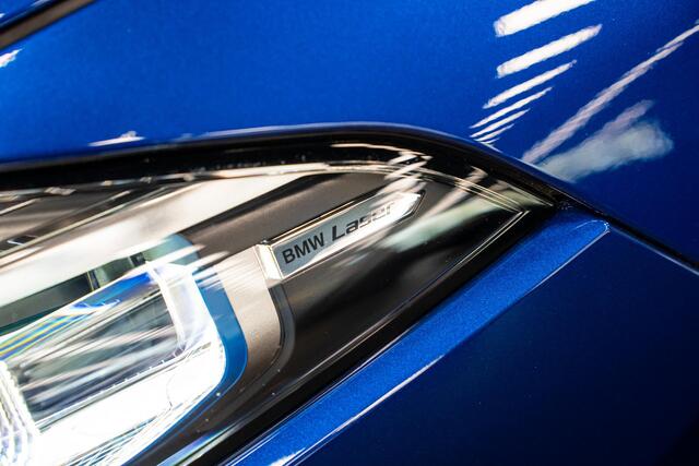 BMW M8 8-serie Competition *M-Driver's Package / Harman Kardon / Soft-Close / HUD / Surround-View / M Sportuitlaat*