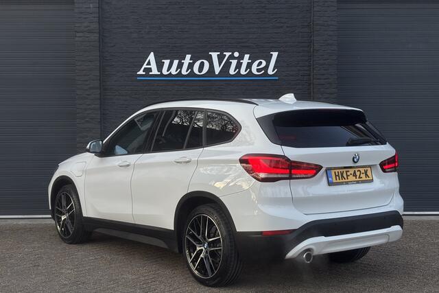 BMW X1 xDrive25e Advantage | NAVI | Leder | 19" LM Velgen | PDC V&A | Privacy Glas | Apple Carplay