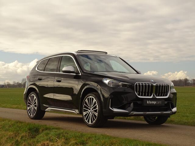 BMW X1 xDrive23i | Trekhk | H+K | HUD | 1eEig | Ad.Cruise | Pano | Full Options!