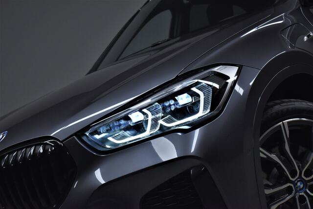 BMW X1 xDrive25e 220pk M-sport 1e Eig. Dealer OH H.Leer/Keyless/Camera/Navi/Led/Stoelverw./Lmv19''