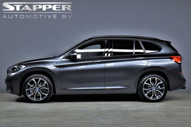 BMW X1 xDrive25e 220pk M-sport 1e Eig. Dealer OH H.Leer/Keyless/Camera/Navi/Led/Stoelverw./Lmv19''