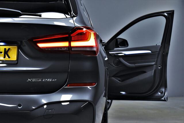 BMW X1 xDrive25e 220pk M-sport 1e Eig. Dealer OH H.Leer/Keyless/Camera/Navi/Led/Stoelverw./Lmv19''
