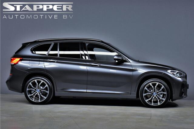 BMW X1 xDrive25e 220pk M-sport 1e Eig. Dealer OH H.Leer/Keyless/Camera/Navi/Led/Stoelverw./Lmv19''