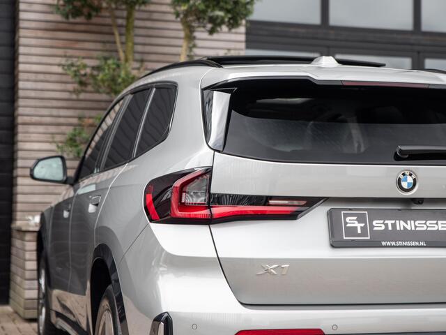 BMW X1 sDrive20i Pano Leer Trekhaak Keyless