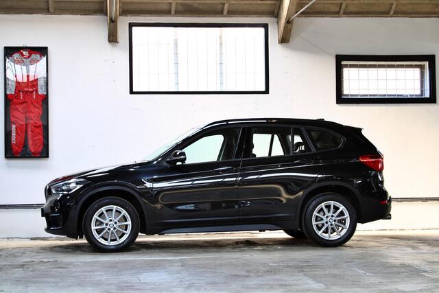 BMW X1 sDrive20i High Executive | Head-Up | Adaptive Cruise control | Elektr. achterklep | NL auto |