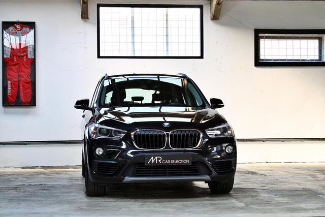 BMW X1 sDrive20i High Executive | Head-Up | Adaptive Cruise control | Elektr. achterklep | NL auto |