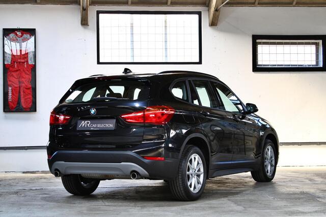 BMW X1 sDrive20i High Executive | Head-Up | Adaptive Cruise control | Elektr. achterklep | NL auto |