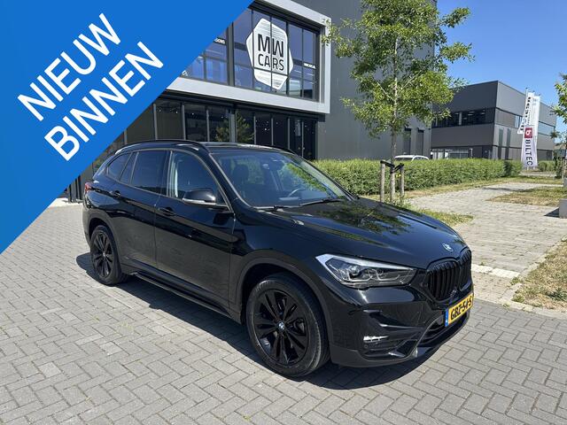 BMW X1 xDrive25e Executive Sportline, M stuurwiel, Keyless, Camera