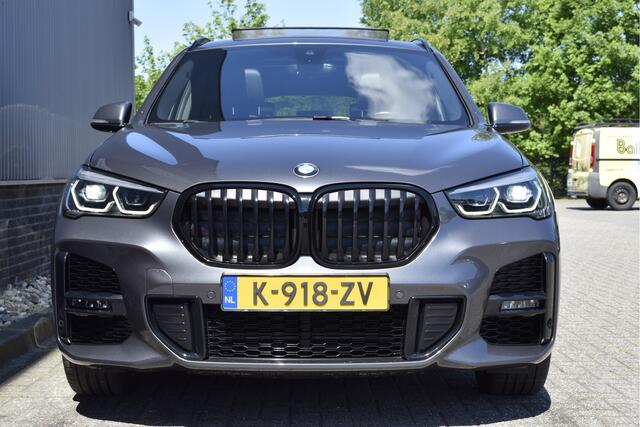 BMW X1 xDrive25e eDrive Edition Panorama, Trekhaak, Head up, Stoelverwarming, Camera