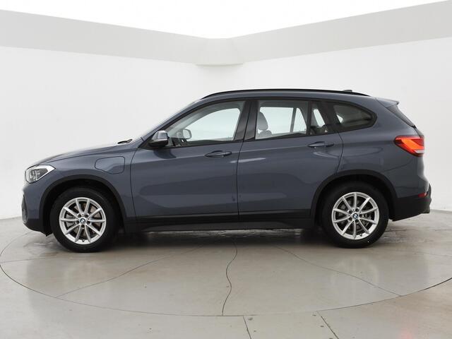 BMW X1 xDrive25e eDRIVE + LEDER | TREKHAAK | ADAPTIVE CRUISE | HEAD-UP | STOELVERWARMING
