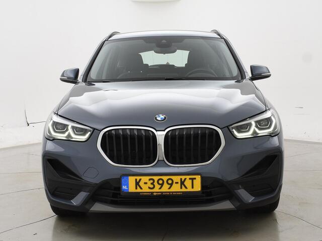 BMW X1 xDrive25e eDRIVE + LEDER | TREKHAAK | ADAPTIVE CRUISE | HEAD-UP | STOELVERWARMING