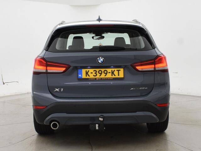 BMW X1 xDrive25e eDRIVE + LEDER | TREKHAAK | ADAPTIVE CRUISE | HEAD-UP | STOELVERWARMING