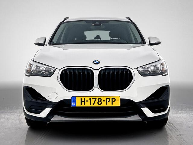 BMW X1 sDrive18i 141PK Automaat Executive / Cruise-ctr. / Lm.velgen / Navigatie / Elektrische Achterklep / Apk apr-2026
