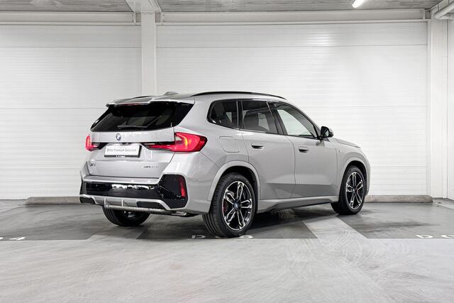BMW X1 xDrive25e | M-Sport Pro | Travel Pack | Premium Pack | Harman/Kardon | Panoramadak | Comfort Access