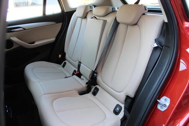 BMW X1 sDrive16d Executive Edition | NL-AUTO+N.A.P! | LED | GROOT-NAVI | CLIMA | E-KLEP | CRUISE | PDC-V/A | DAB |