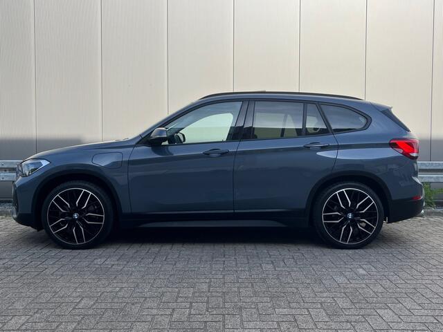 BMW X1 xDrive25e High Executive Edition Pano / Head up / Full led