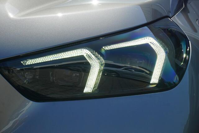 BMW X1 xDrive25e M Sportpakket Pro 19'' / Head-Up Display / Harman Kardon / Trekhaak / Driving Assistant Plus