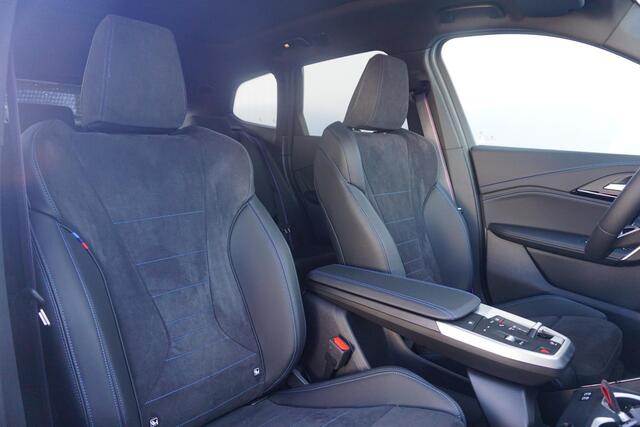 BMW X1 xDrive25e M Sportpakket Pro 19'' / Head-Up Display / Harman Kardon / Trekhaak / Driving Assistant Plus