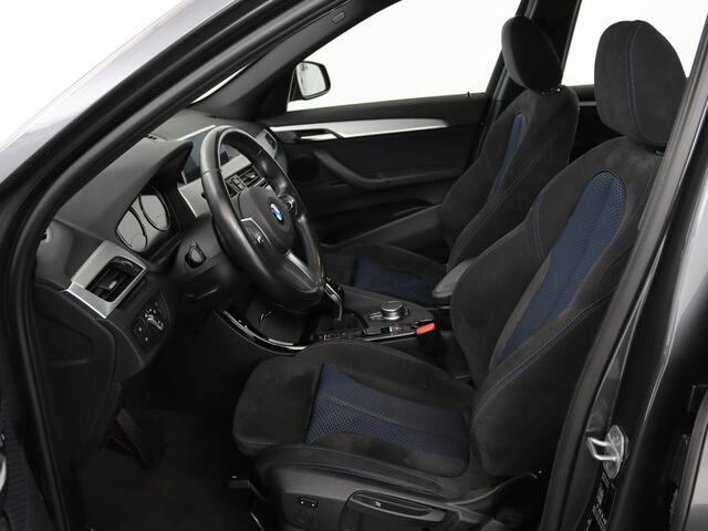 BMW X1 sDrive18i M Sport | Stoelverwarming | Head-Up | Sportstoelen | Full LED | Alcantara | Navigatie | Park Assist | Climate control
