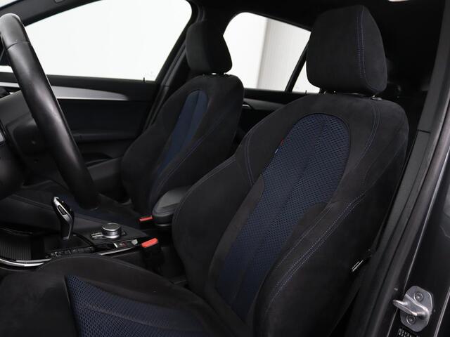 BMW X1 sDrive18i M Sport | Stoelverwarming | Head-Up | Sportstoelen | Full LED | Alcantara | Navigatie | Park Assist | Climate control
